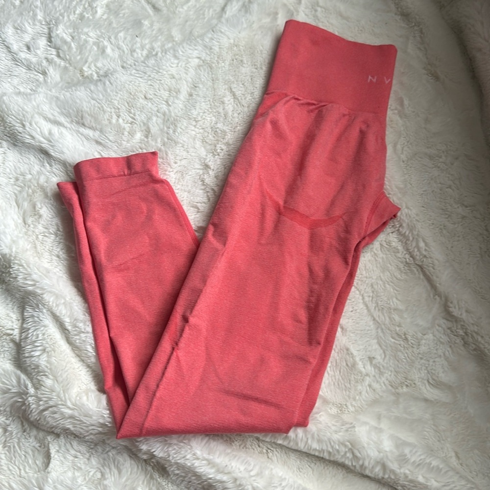 Coral contour seamless nvgtn leggings